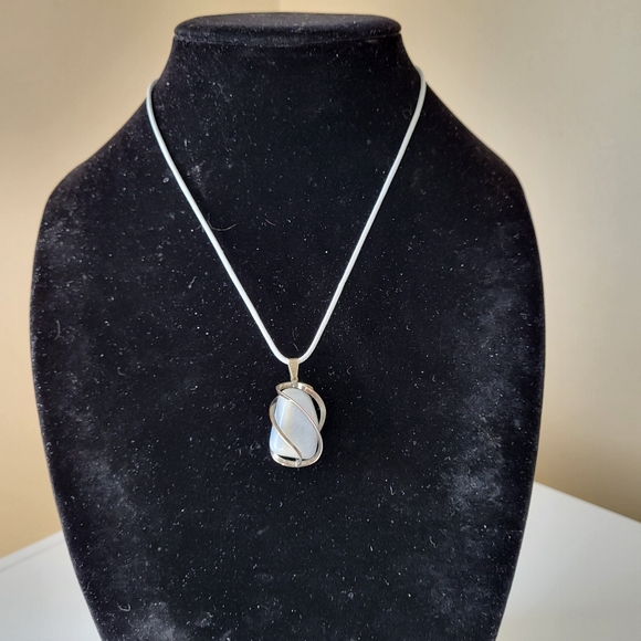 Vintage Caged in Silver Tone Metal Pale Blue Green Stone Pendant Necklace - Picture 3 of 17